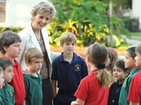 Dr. Jan Pullen and students